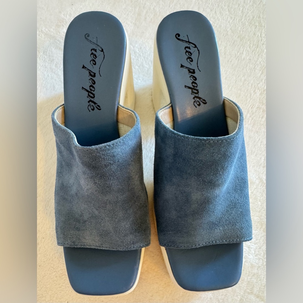 NEW Free People Zoe Platform Sandals in Blue Suede Made in Italy Size 39 - Picture 4 of 9